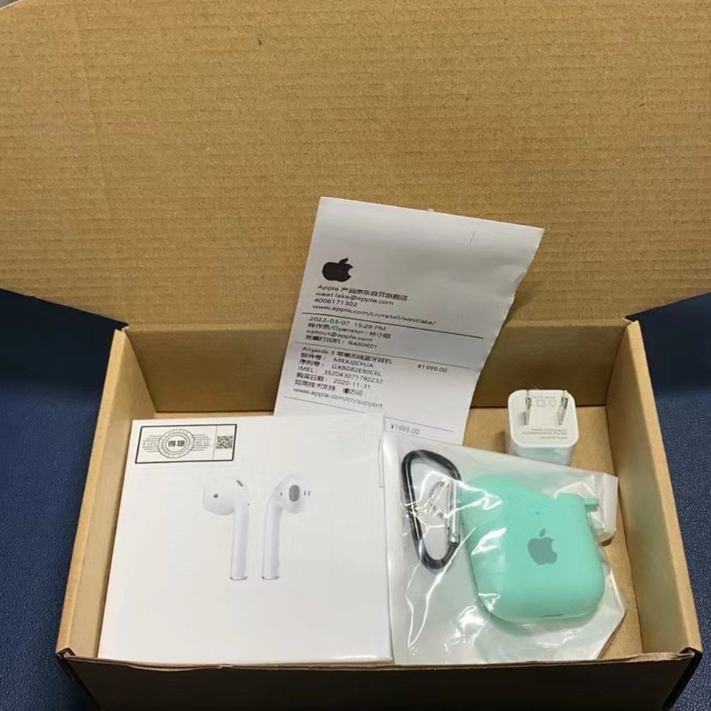 NEW AirPods True Wireless Bluetooth Headphones (2nd Gen) w/Charging Case - Picture 5 of 6